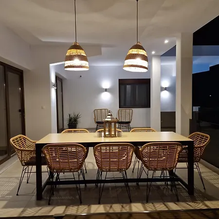 Luxury Anemone With Private Pool